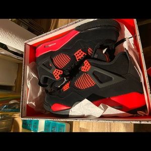 Jordan 4 Retro Thunder